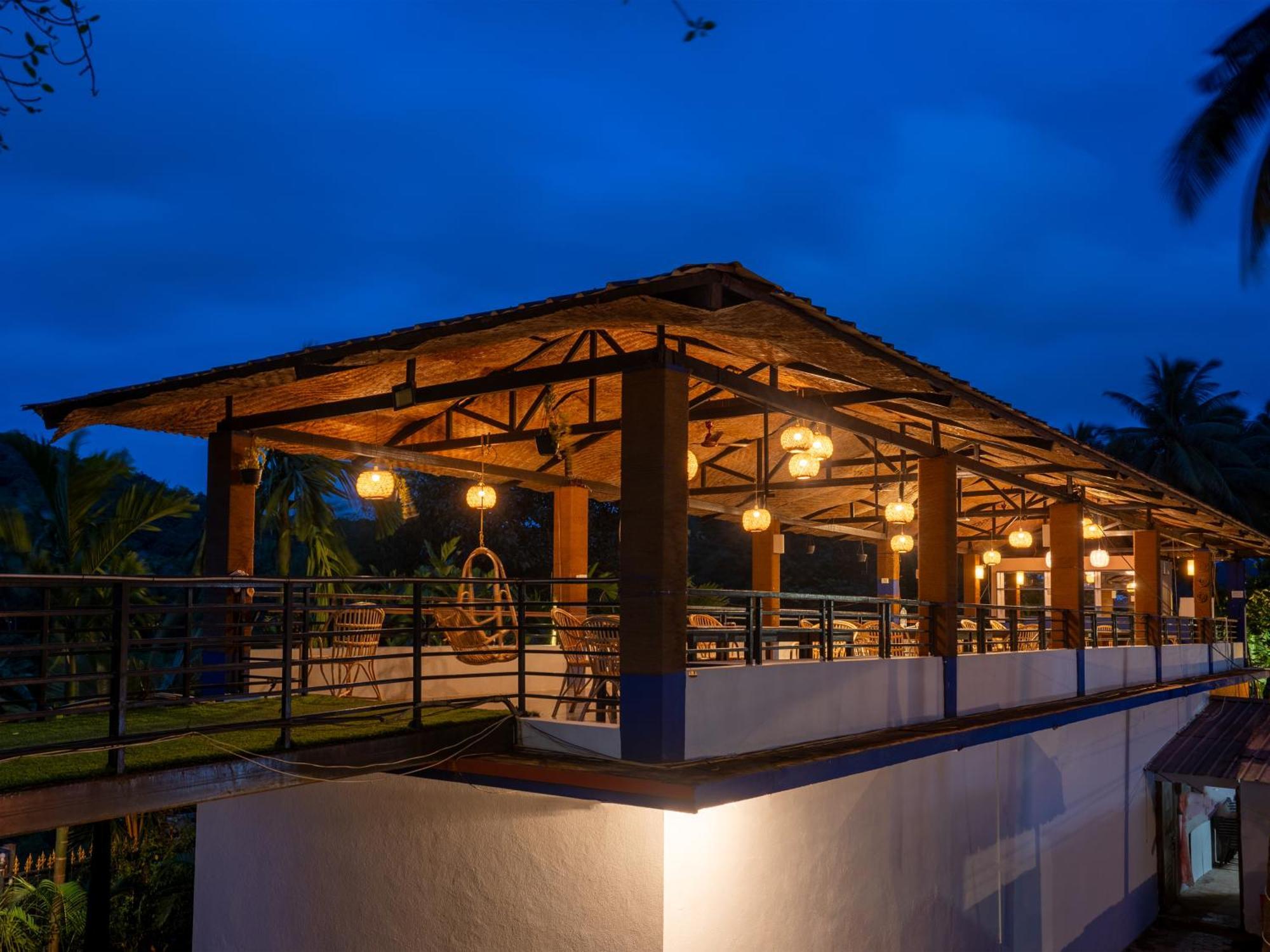 Madpackers Goa Anjuna - Bar ภายนอก รูปภาพ