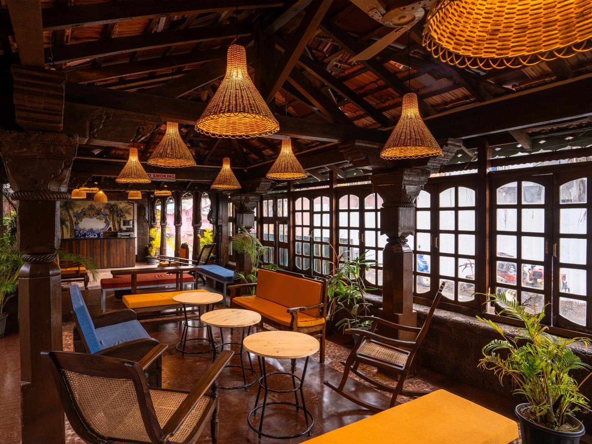 Madpackers Goa Anjuna - Bar ภายนอก รูปภาพ