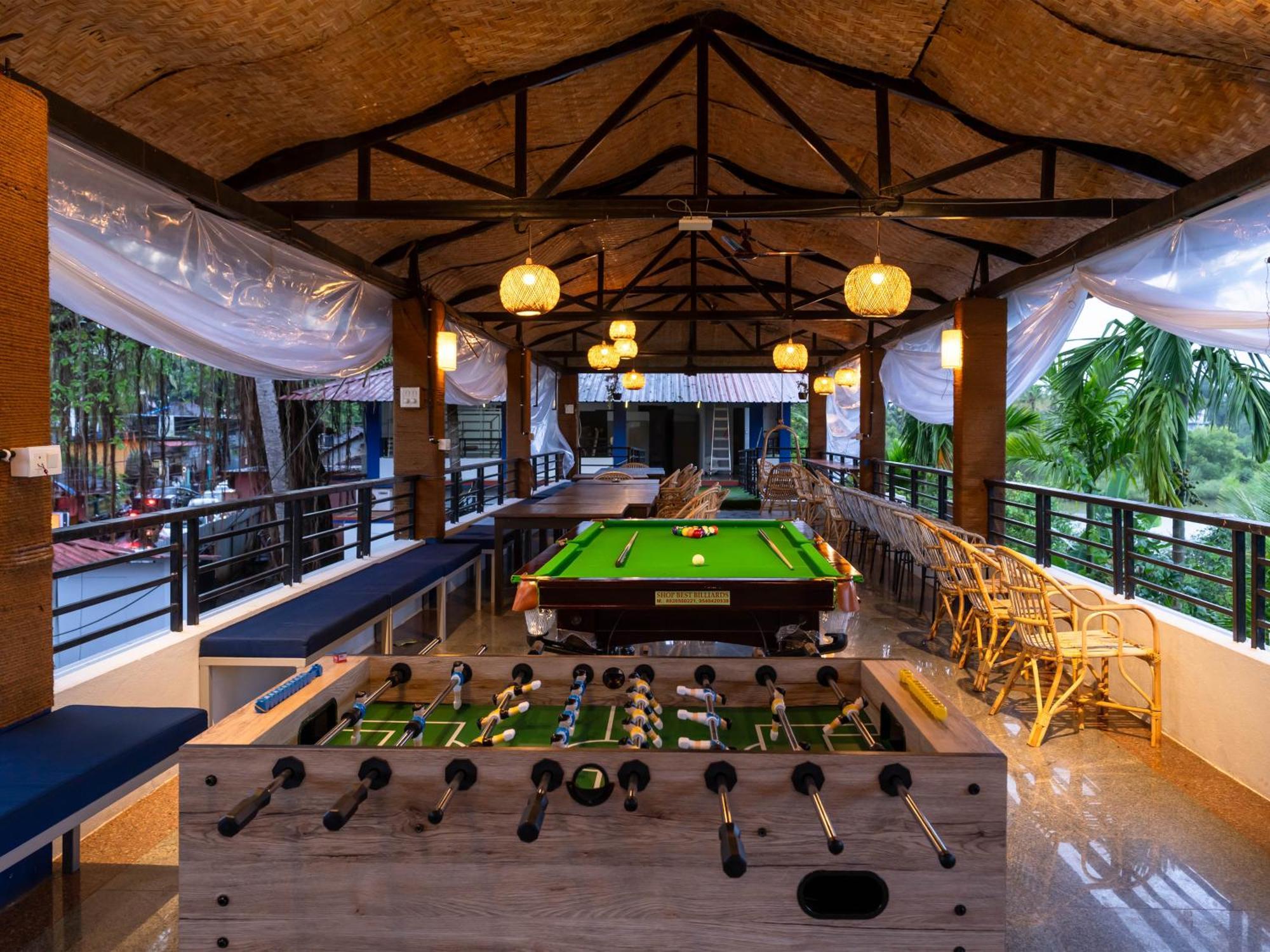 Madpackers Goa Anjuna - Bar ภายนอก รูปภาพ