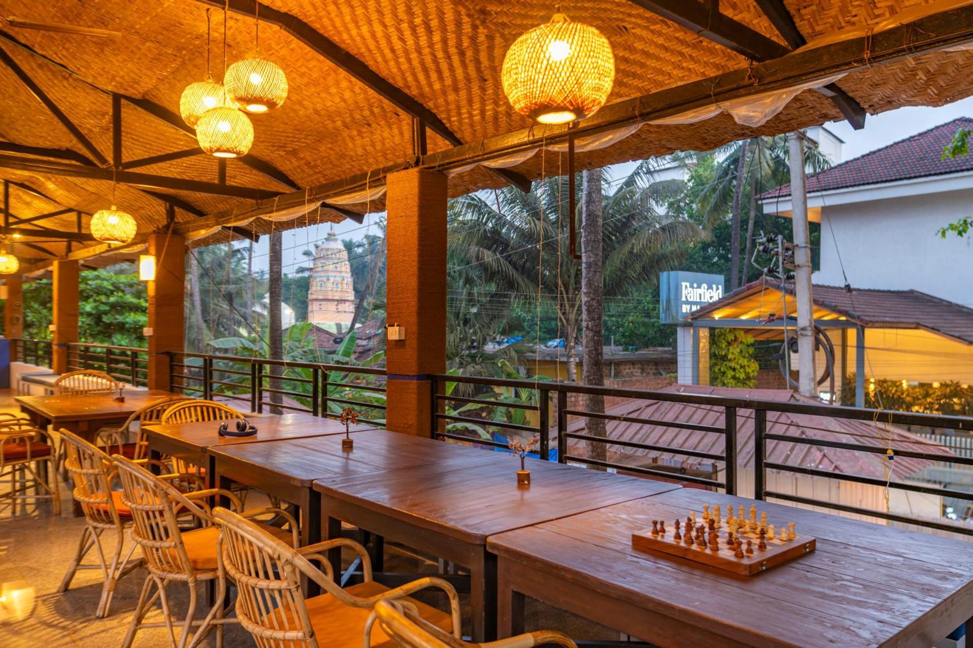 Madpackers Goa Anjuna - Bar ภายนอก รูปภาพ