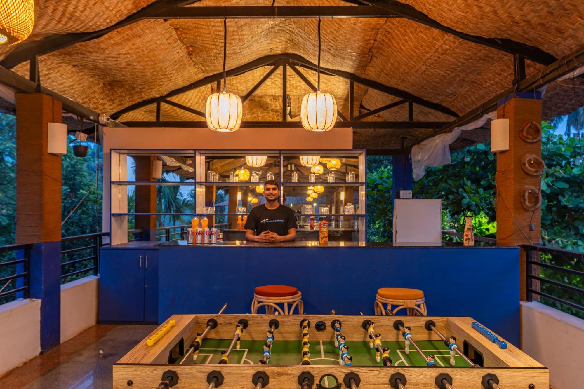 Madpackers Goa Anjuna - Bar ภายนอก รูปภาพ