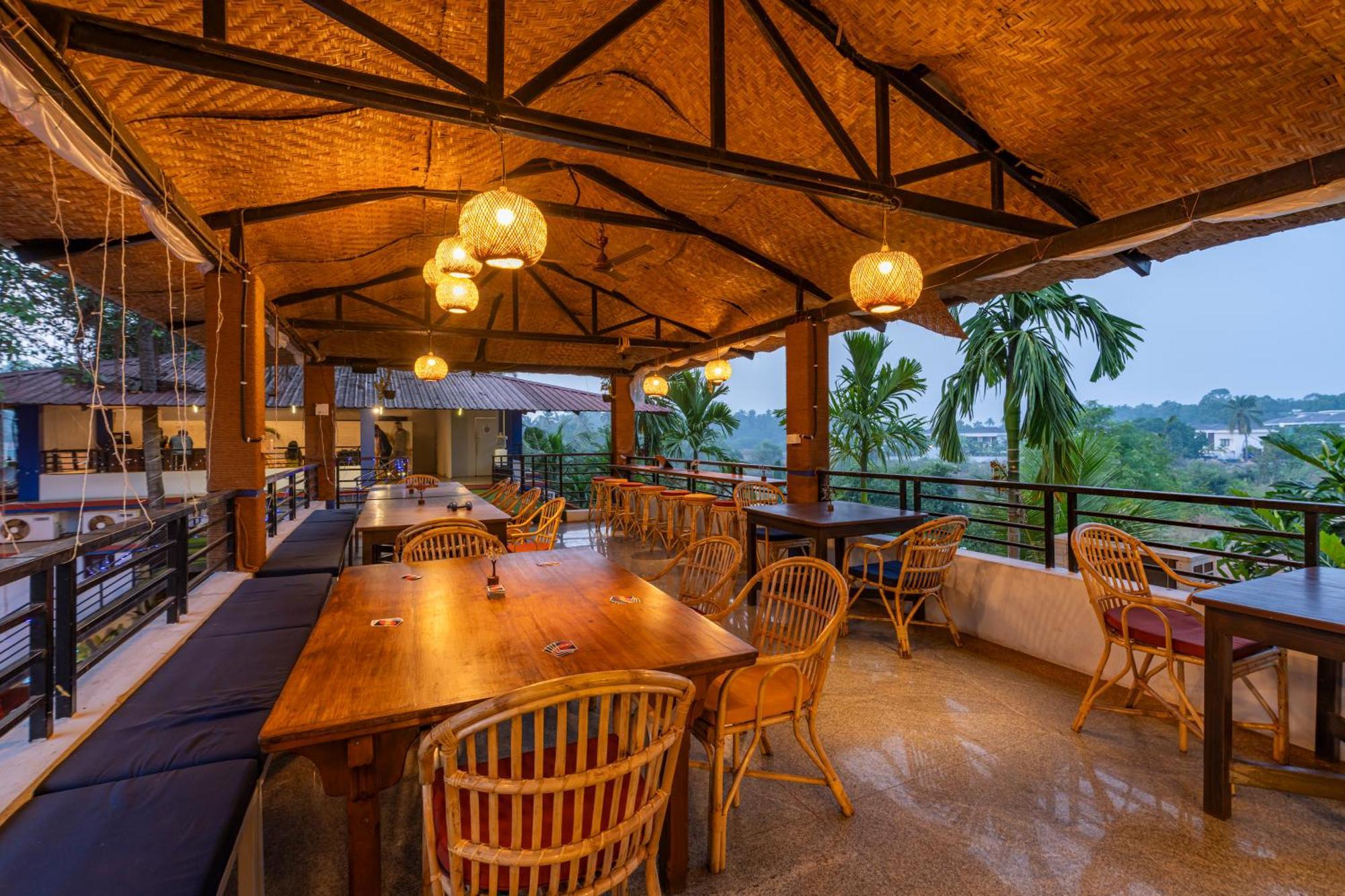 Madpackers Goa Anjuna - Bar ภายนอก รูปภาพ