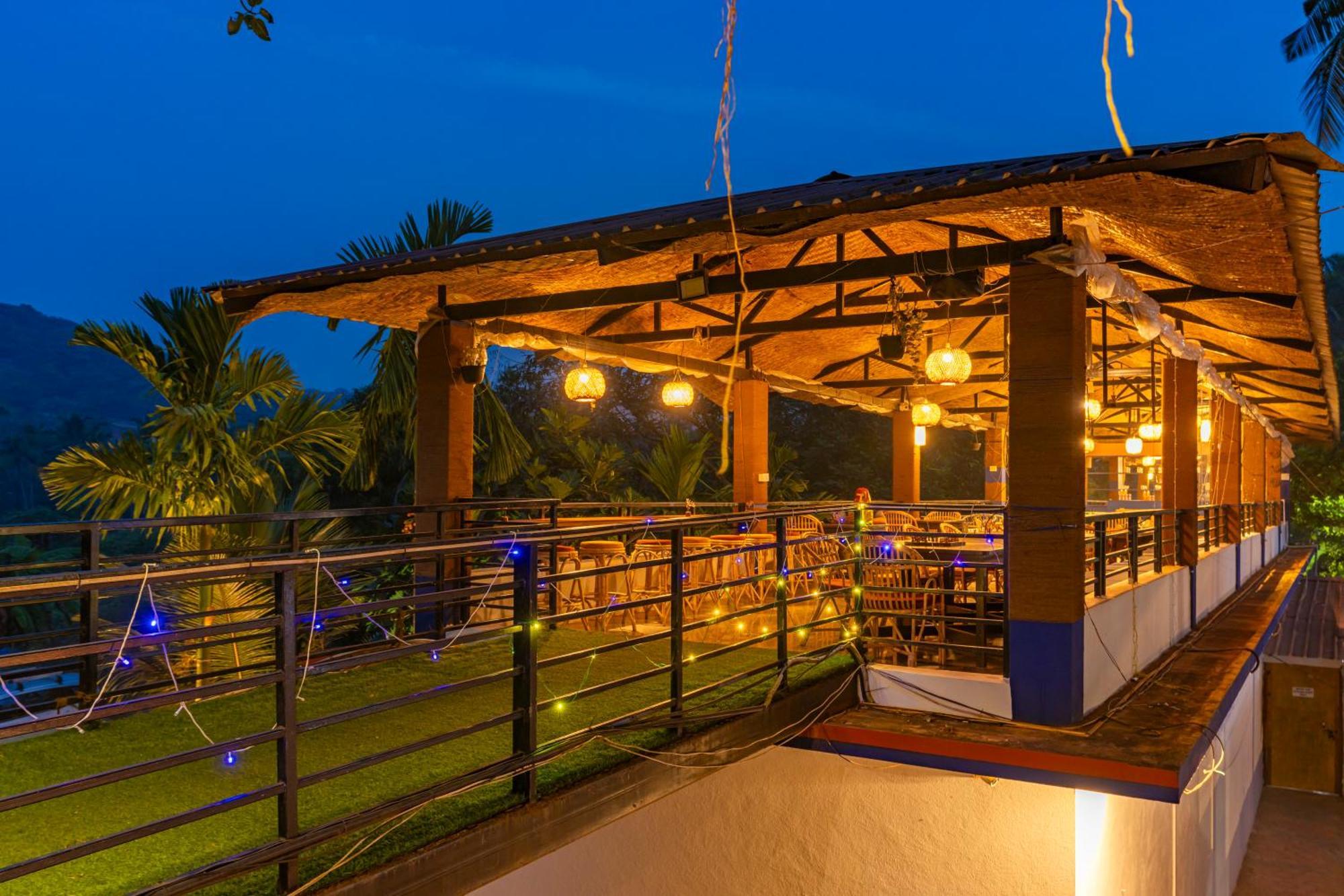 Madpackers Goa Anjuna - Bar ภายนอก รูปภาพ